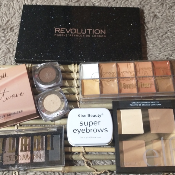 All new makeup bundle - Picture 4 of 5